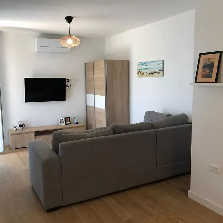 House Lucija Family For Max 6 Persons With Pool In Maison d'hôtes *