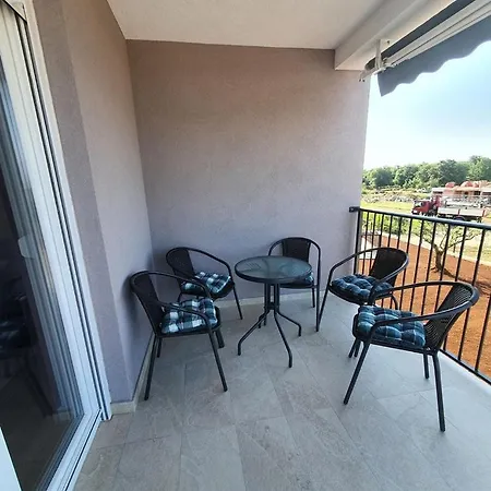 House Lucija Family For Max 6 Persons With Pool In * Poreč